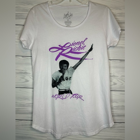LIONEL RICHIE World Tour Concert Short Sleeve Tee Shirt Size Medium Color White - Picture 1 of 6